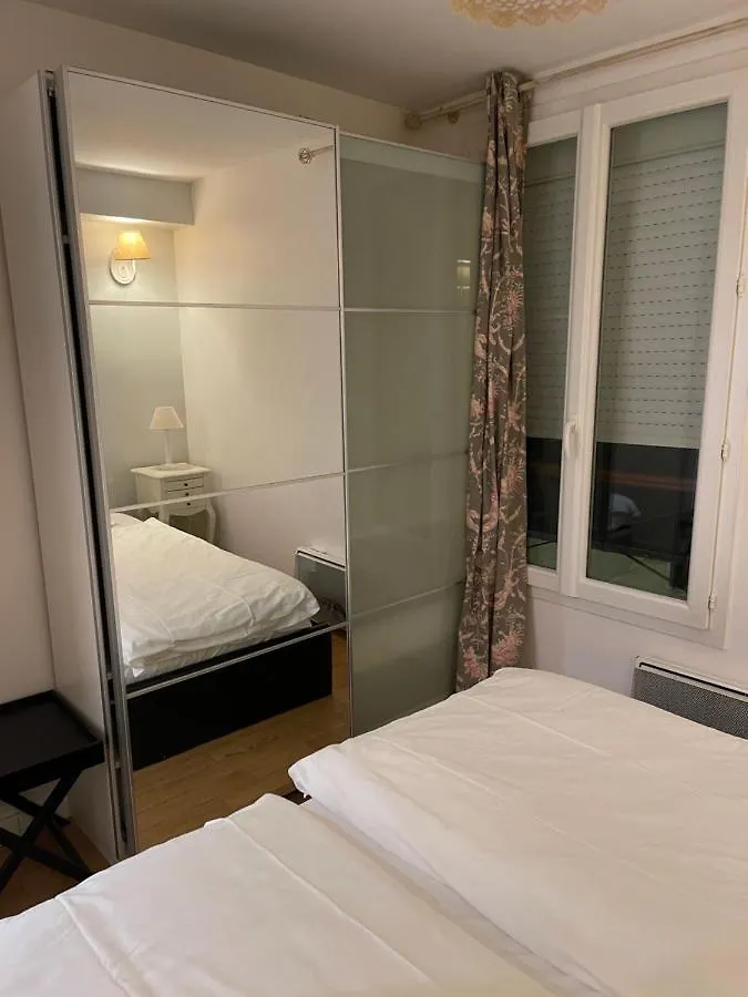 Petit Trianon-etoile Apartment *
