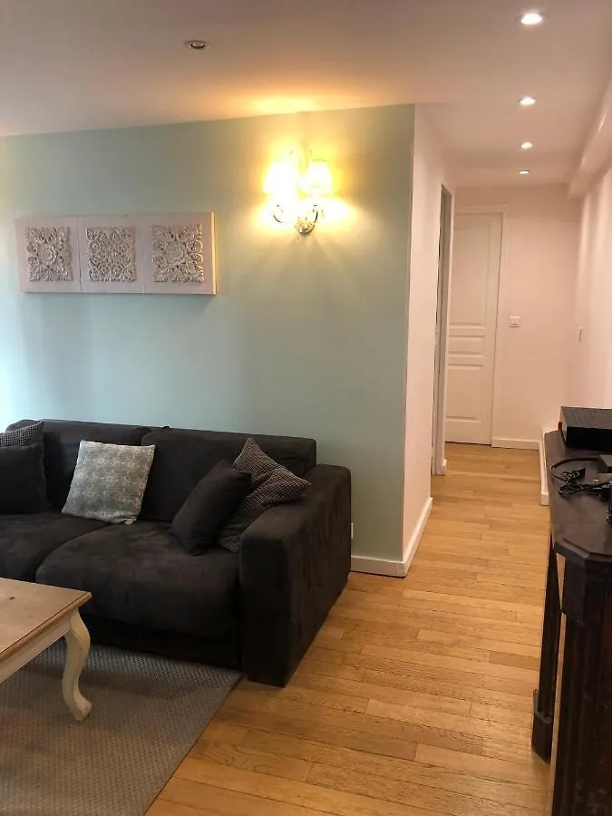 Petit Trianon-etoile Apartament *